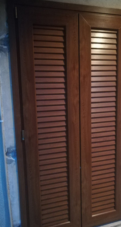 καφέ κουφωματα pvc